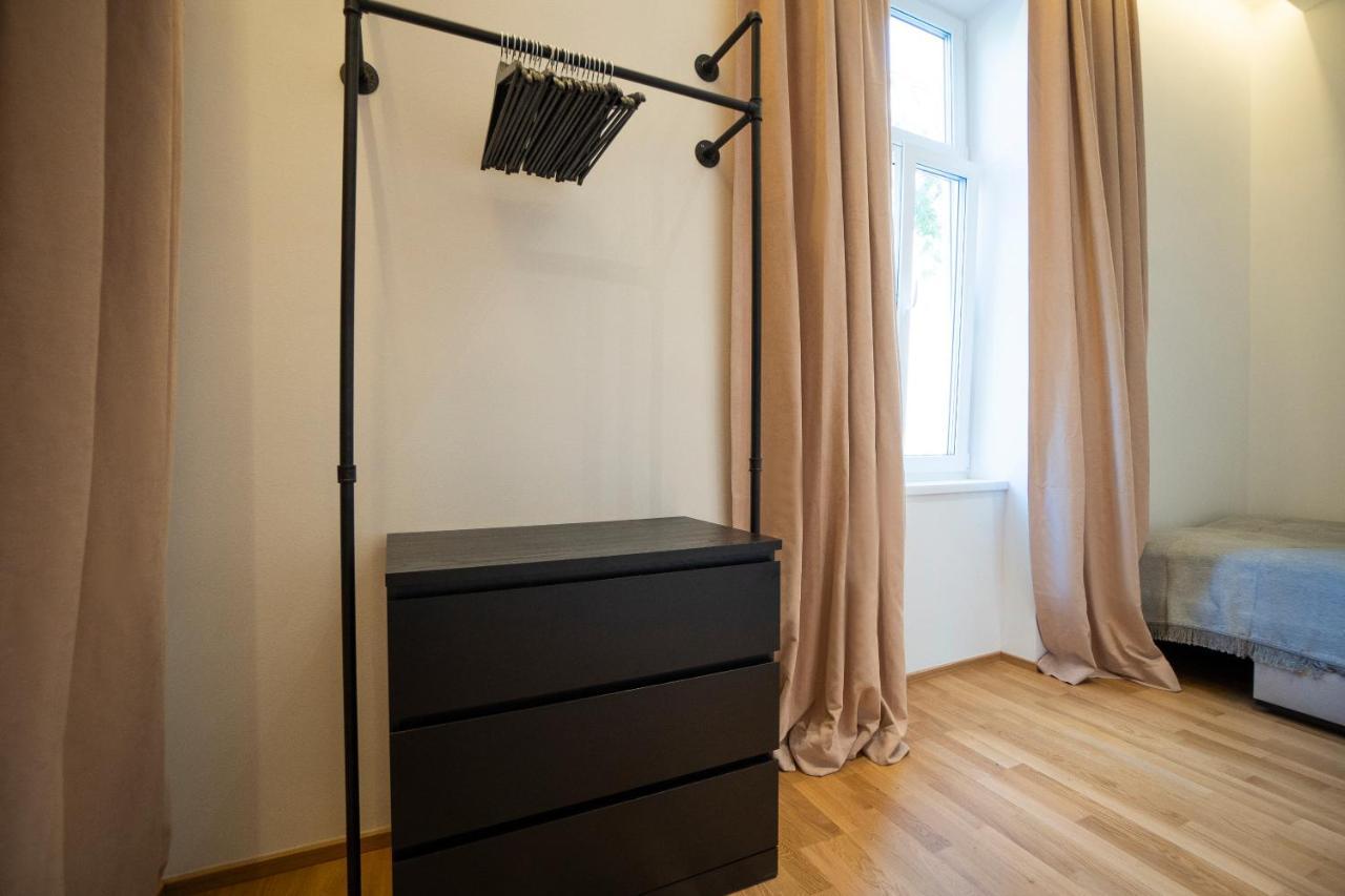 Apartment 2-rooms Spacious In A Vibrant Cozy Area