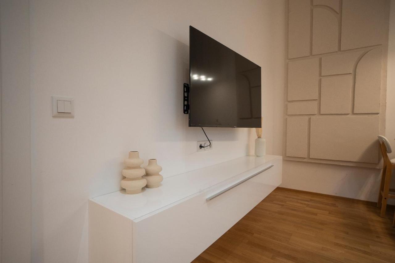 2-rooms Spacious In A Vibrant Cozy Area * Vienna
